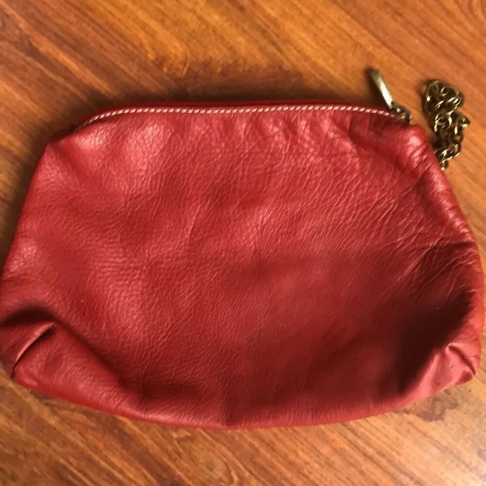 Vera Pelle Made in Italy red pebbled leather clutch handbag with Wristlet chain
